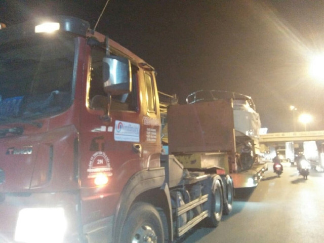 Phụ xe tử vong vì phối hợp không ăn ý với tài xế khi 'giải cứu' xe container mắc kẹt Phu xe tu vong vi phoi hop khong an y voi tai xe khi 'giai cuu' xe container mac ket