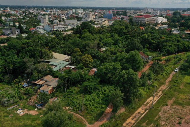 Cận cảnh dự án 'đất vàng' ở Bình Dương 'treo' 15 năm khiến người dân sống chật vật - Hình 2 Can canh du an 'dat vang' o Binh Duong 'treo' 15 nam khien nguoi dan song chat vat-Hinh-2
