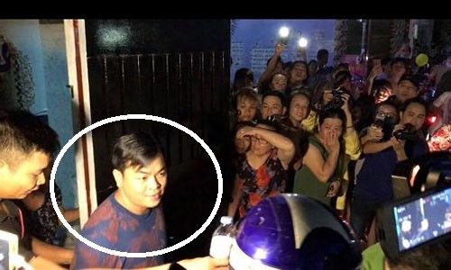 Biển xe máy ngũ quý và đa số vàng Phúc XO đeo là giả Bien xe may ngu quy va da so vang Phuc XO deo la gia