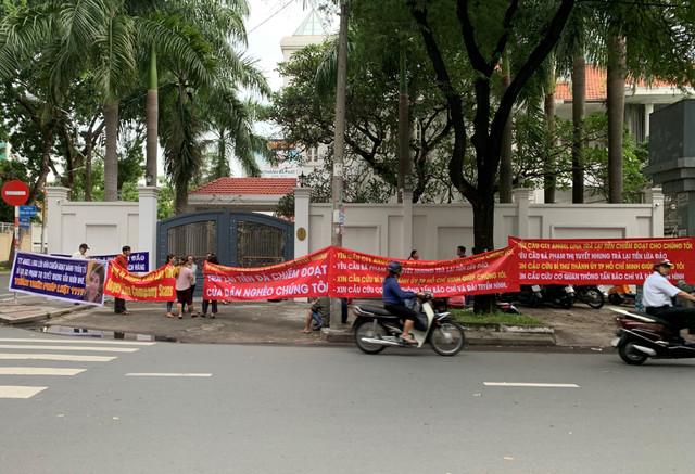 Mac nang mua, hang chuc nguoi cang bang ron to cong ty Angel Lina lua dao o Sai Gon-Hinh-3