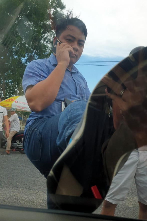 Bắt người gọi hàng chục tên giang hồ xăm trổ đến bao vây ôtô công an Đồng Nai Bat nguoi goi hang chuc ten giang ho xam tro den bao vay oto cong an Dong Nai