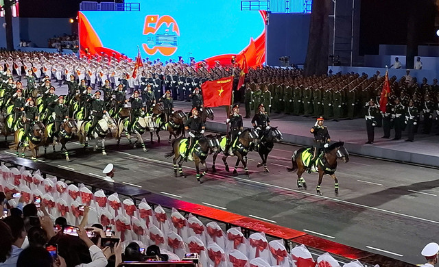 TPHCM: Sơ duyệt diễu binh, diễu hành cấp Nhà nước mừng Đại lễ 30/4 - Hình 8 TPHCM: So duyet dieu binh, dieu hanh cap Nha nuoc mung Dai le 30/4-Hinh-8