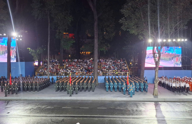 TPHCM: Sơ duyệt diễu binh, diễu hành cấp Nhà nước mừng Đại lễ 30/4 - Hình 5 TPHCM: So duyet dieu binh, dieu hanh cap Nha nuoc mung Dai le 30/4-Hinh-5