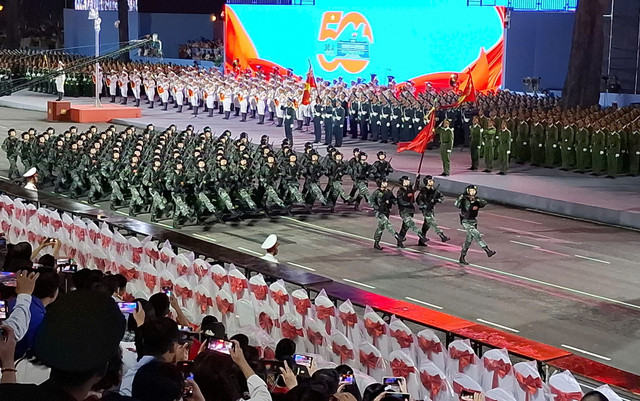 TPHCM: Sơ duyệt diễu binh, diễu hành cấp Nhà nước mừng Đại lễ 30/4 - Hình 9 TPHCM: So duyet dieu binh, dieu hanh cap Nha nuoc mung Dai le 30/4-Hinh-9