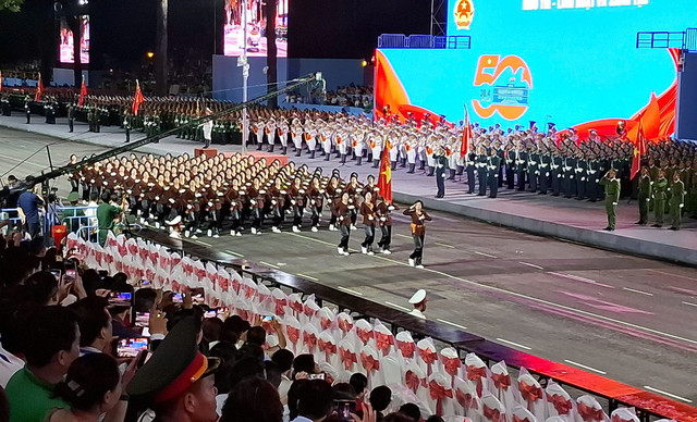 TPHCM: Sơ duyệt diễu binh, diễu hành cấp Nhà nước mừng Đại lễ 30/4 - Hình 11 TPHCM: So duyet dieu binh, dieu hanh cap Nha nuoc mung Dai le 30/4-Hinh-11