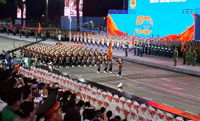 TPHCM: So duyet dieu binh, dieu hanh cap Nha nuoc mung Dai le 30/4-Hinh-11