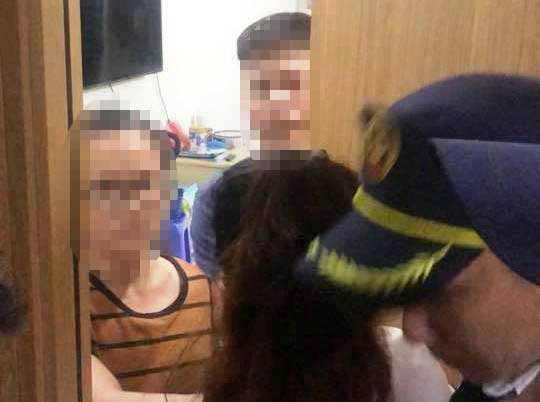 Thiếu nữ 15 tuổi tố cáo bị chủ salon tóc xâm hại tình dục, hôn lên ngực - Hình 2 Thieu nu 15 tuoi to cao bi chu salon toc xam hai tinh duc, hon len nguc-Hinh-2