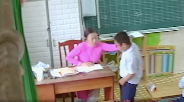 Đánh nhiều học sinh lớp 2, cô giáo bị buộc thôi việc Danh nhieu hoc sinh lop 2, co giao bi buoc thoi viec