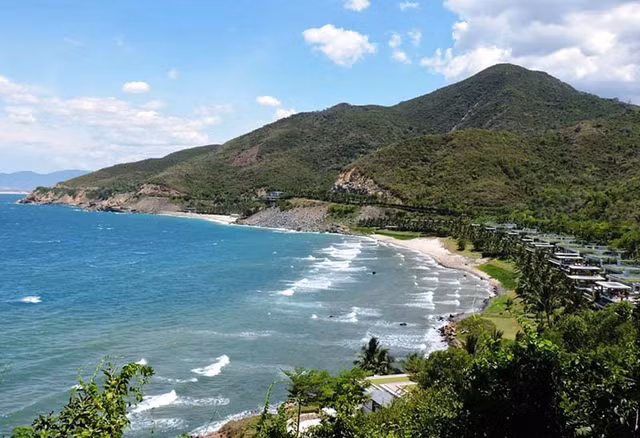 Vu sieu du an om tron nui Cu Hin: Yeu cau loai bo dat quoc phong, dat rung phong ho