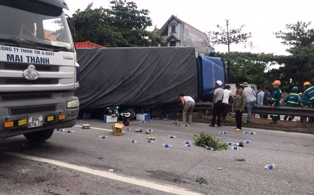 Kinh hoang canh dap chieu nguoi chet nam la liet o Hai Duong sau tai nan-Hinh-3