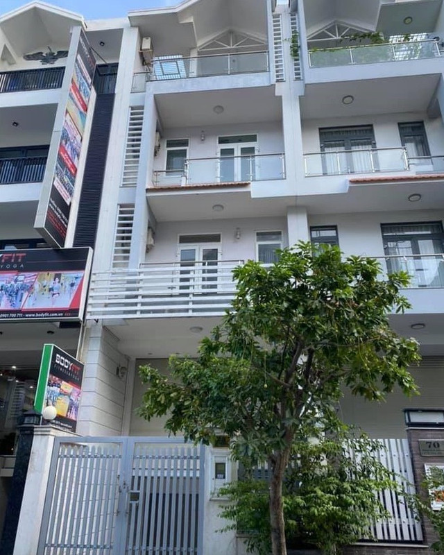Vụ 1 căn hộ bán cho nhiều người ở dự án Kingsway Tower: Chủ đầu tư đã 'mất tích' Vu 1 can ho ban cho nhieu nguoi o du an Kingsway Tower: Chu dau tu da 'mat tich'