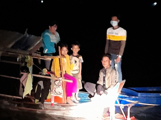 An Giang: Ngăn chặn 3 hộ gia đình nhập cảnh trái phép An Giang: Ngan chan 3 ho gia dinh nhap canh trai phep