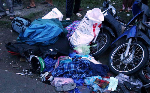 Tình người miền Tây trong vụ container tông nhiều xe máy ở Long An - Hình 5 Tinh nguoi mien Tay trong vu container tong nhieu xe may o Long An-Hinh-5