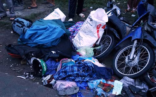 Tinh nguoi mien Tay trong vu container tong nhieu xe may o Long An-Hinh-5