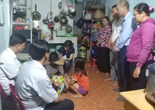 Vu 2 be trai tu vong vi dien giat o Sai Gon: 'Me chi can con, khong can tien'