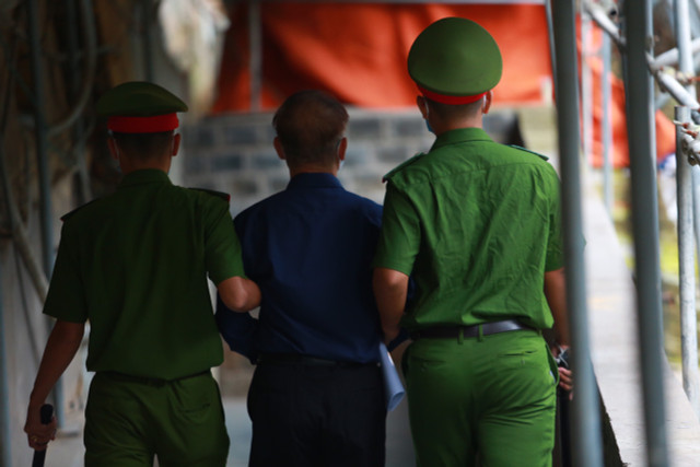 Cựu Phó Chủ tịch TP HCM Nguyễn Thành Tài hầu toà vì giao 'đất vàng' nghìn tỷ cho người tình Cuu Pho Chu tich TP HCM Nguyen Thanh Tai hau toa vi giao 'dat vang' nghin ty cho nguoi tinh