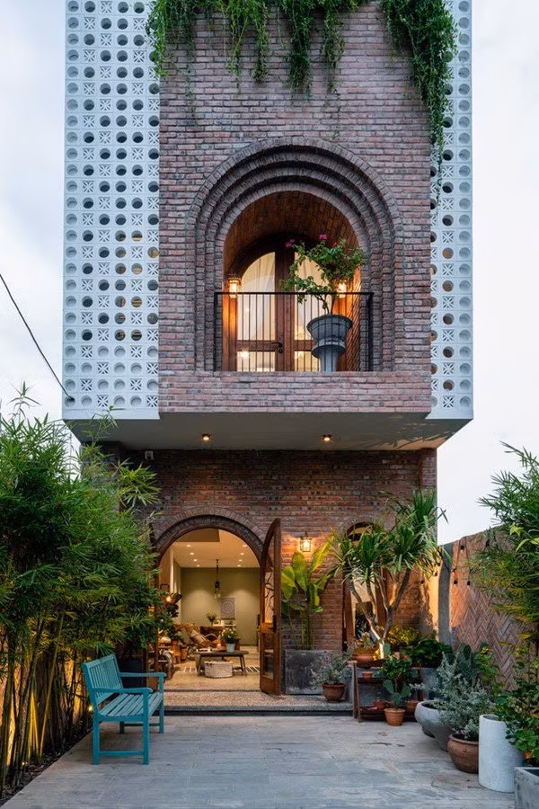 Ngoi nha co mat tien nhu tac pham nghe thuat, nhieu nguoi bi 'thoi mien' khi di ngang