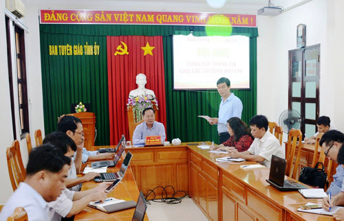 Cô giáo bị tố vào nhà nghỉ với nam sinh thừa nhận có yêu đương Co giao bi to vao nha nghi voi nam sinh thua nhan co yeu duong