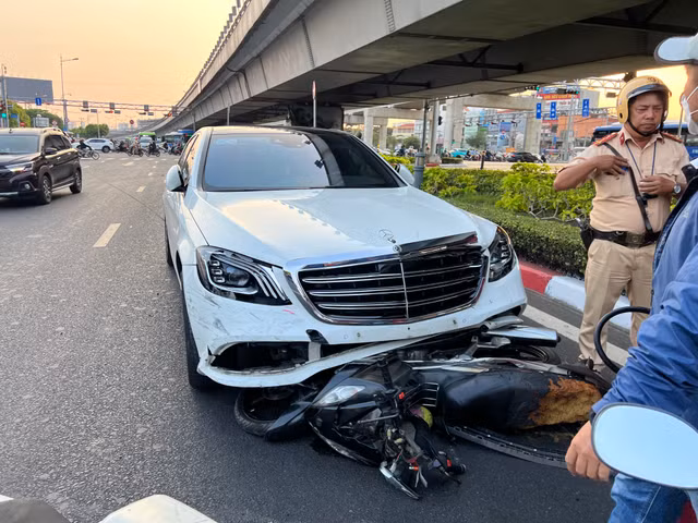 TP HCM: Khoi to, bat giam nu lai xe Mercedes gay tai nan lien hoan