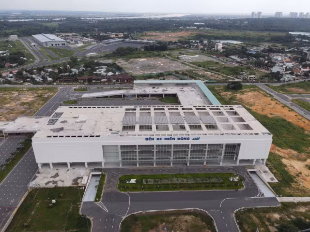 Ben trong ben xe lon nhat nuoc di vao hoat dong tu 10/10-Hinh-2