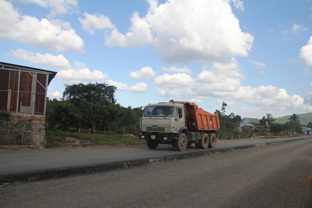 Giao đất không qua đấu giá, nguyên Chủ tịch UBND TP Bảo Lộc bị điều tra Giao dat khong qua dau gia, nguyen Chu tich UBND TP Bao Loc bi dieu tra