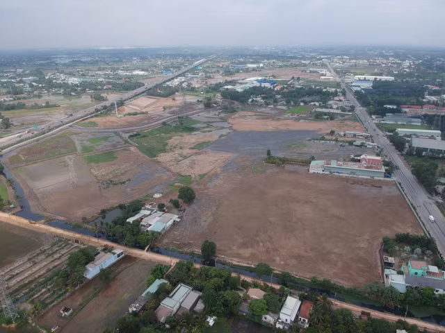 Du an An Lac Riverside duoc 'ho bien' thanh Lake View City de tiep tuc bay khach hang?