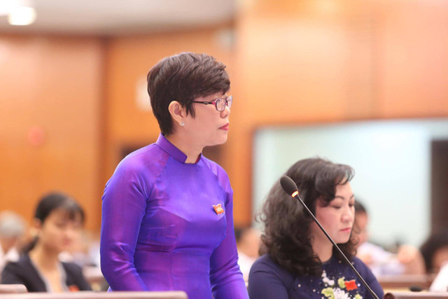 Dân căng băng rôn 'phong tỏa' văn phòng công ty Angel Lina, tố lừa đảo - Hình 2 Dan cang bang ron 'phong toa' van phong cong ty Angel Lina, to lua dao-Hinh-2