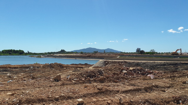 Cận cảnh dự án Golden Hills của Công ty Trung Nam lấn sông Cu Đê - Hình 9 Can canh du an Golden Hills cua Cong ty Trung Nam lan song Cu De-Hinh-9