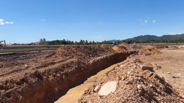 Cận cảnh dự án Golden Hills của Công ty Trung Nam lấn sông Cu Đê - Hình 7 Can canh du an Golden Hills cua Cong ty Trung Nam lan song Cu De-Hinh-7