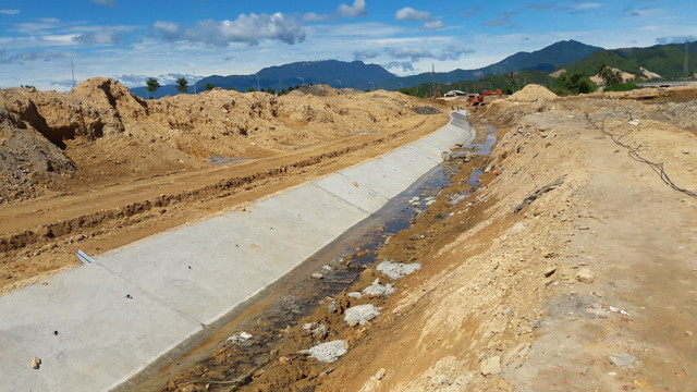 Cận cảnh dự án Golden Hills của Công ty Trung Nam lấn sông Cu Đê - Hình 8 Can canh du an Golden Hills cua Cong ty Trung Nam lan song Cu De-Hinh-8