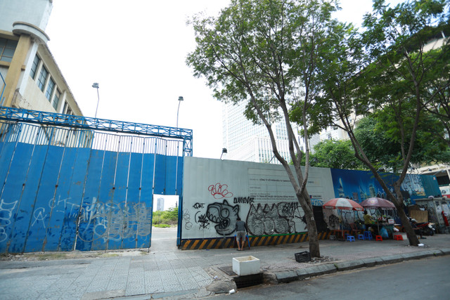 Cận cảnh khu 'đất vàng' 4 mặt tiền ở Sài Gòn khiến 2 cựu lãnh đạo Bộ Công Thương bị khởi tố - Hình 6 Can canh khu 'dat vang' 4 mat tien o Sai Gon khien 2 cuu lanh dao Bo Cong Thuong bi khoi to-Hinh-6