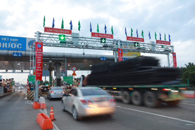 O to lai un u keo dai tren cao toc TP HCM - Long Thanh - Dau Giay-Hinh-7