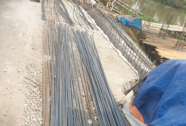 Kiên Giang: Thanh toán 100% vật tư, sau 01 năm cầu vẫn dở dang - Hình 4 Kien Giang: Thanh toan 100% vat tu, sau 01 nam cau van do dang-Hinh-4