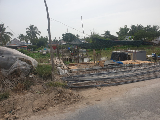 Kiên Giang: Thanh toán 100% vật tư, sau 01 năm cầu vẫn dở dang - Hình 3 Kien Giang: Thanh toan 100% vat tu, sau 01 nam cau van do dang-Hinh-3