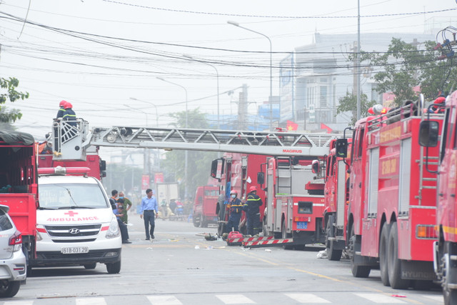 Vu chay quan karaoke o Binh Duong khien 12 nguoi chet: Nhung thong tin moi nhat