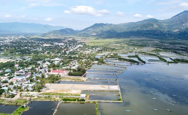 Khánh Hòa: Cam Lâm hủy nhiều quyết định chuyển mục đích sử dụng đất Khanh Hoa: Cam Lam huy nhieu quyet dinh chuyen muc dich su dung dat