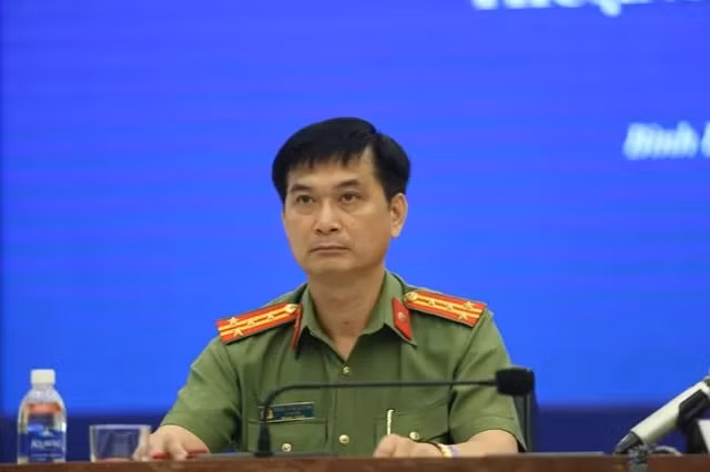 Vu chay quan karaoke lam 32 nguoi chet: Khi bao chay, co khach keo nhan vien vao dong cua lai-Hinh-4