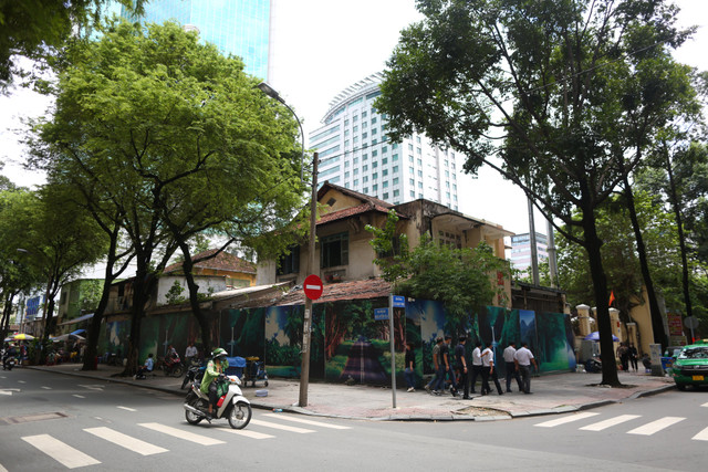 Toàn cảnh lô ‘đất vàng’ hơn 6.000 m2 mới bị TP HCM thu hồi - Hình 7 Toan canh lo ‘dat vang’ hon 6.000 m2 moi bi TP HCM thu hoi-Hinh-7