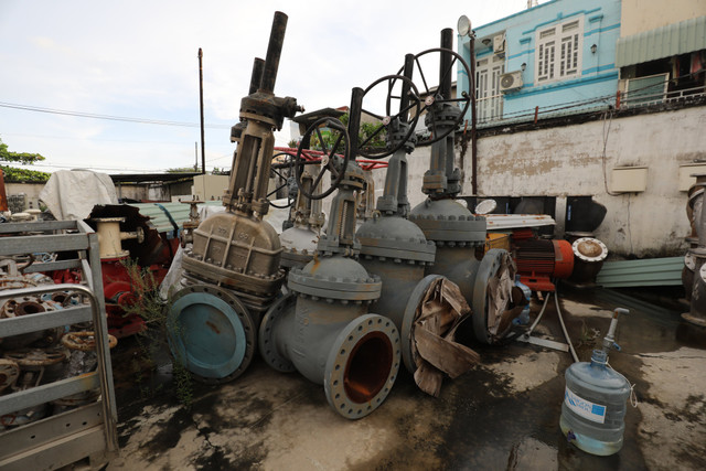 Cận cảnh dự án tổng kho xăng dầu hàng nghìn tỷ thi công dở dang ở TP HCM - Hình 10 Can canh du an tong kho xang dau hang nghin ty thi cong do dang o TP HCM-Hinh-10