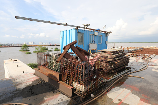 Cận cảnh dự án tổng kho xăng dầu hàng nghìn tỷ thi công dở dang ở TP HCM - Hình 3 Can canh du an tong kho xang dau hang nghin ty thi cong do dang o TP HCM-Hinh-3