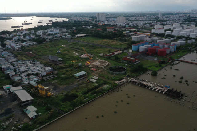 Cận cảnh dự án tổng kho xăng dầu hàng nghìn tỷ thi công dở dang ở TP HCM - Hình 9 Can canh du an tong kho xang dau hang nghin ty thi cong do dang o TP HCM-Hinh-9