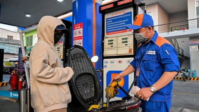 Giá xăng tiếp tục đi lên. Ảnh: Nguyễn Huế/Nguồn Vietnamnet
