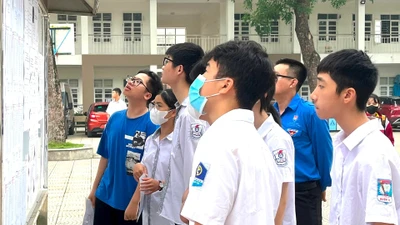 Bỏ khu vực tuyển sinh lớp 10:Phụ huynh,HS lo gì trước kỳ thi nhiều biến động?