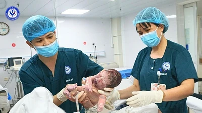 Việt Nam chuẩn bị chính sách mới hỗ trợ sinh đẻ và sàng lọc bệnh