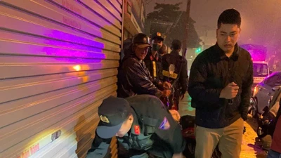 Bắt 'nữ quái' vận chuyển 900 bao thuốc lá lậu ở Quảng Trị