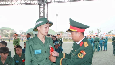 Hà Tĩnh gửi gắm niềm tin qua ngày hội tòng quân 2026 với hơn 1.690 tân binh