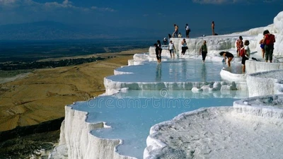 Khám phá kỳ quan thiên nhiên trắng tinh khiết Pamukkale