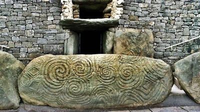 Sửng sốt trước khu mộ cổ Ireland 5.000 năm tuổi, xây chuẩn theo thiên văn học