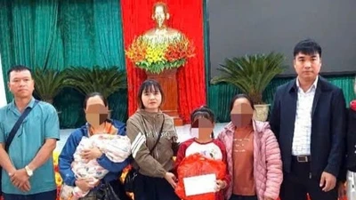 Bé gái Hà Tĩnh hồi phục sau vụ bị cha dượng bạo hành