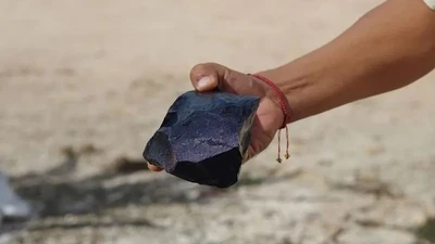Khoáng vật obsidian bí ẩn từng được chế tác vũ khí siêu sắc